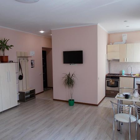 Apartment Near The Forum Mall Liov Exterior foto