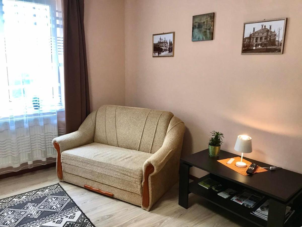 Apartment Near The Forum Mall Liov Exterior foto