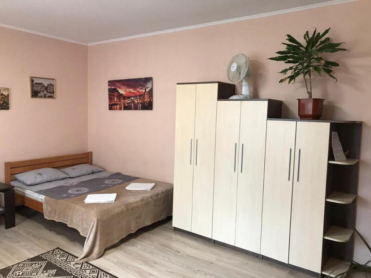 Apartment Near The Forum Mall Liov Exterior foto