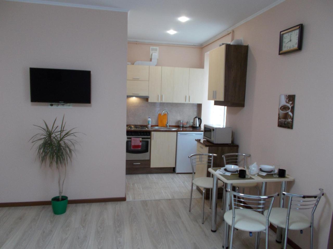 Apartment Near The Forum Mall Liov Exterior foto