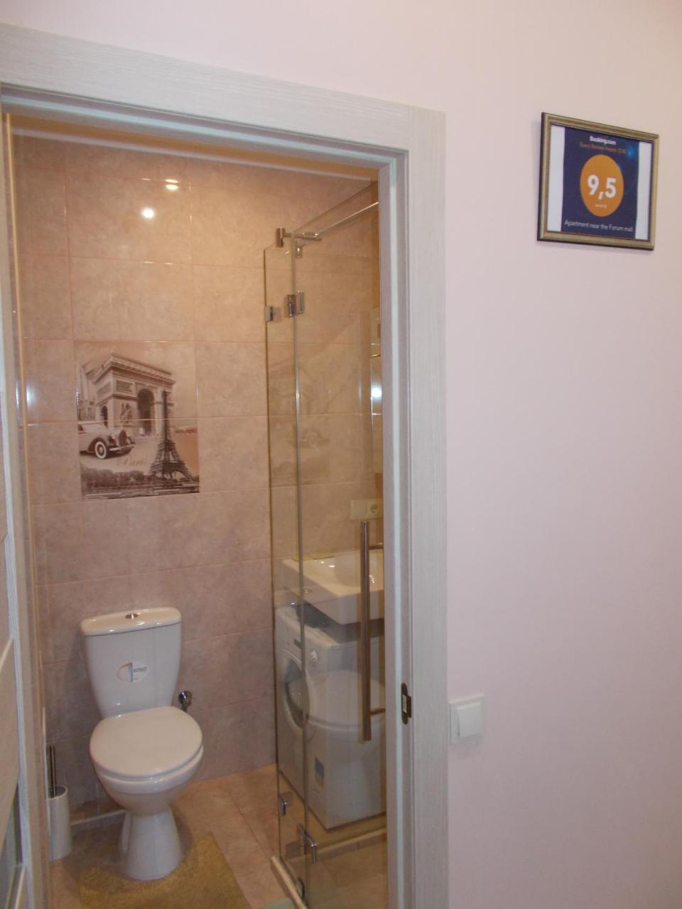 Apartment Near The Forum Mall Liov Exterior foto