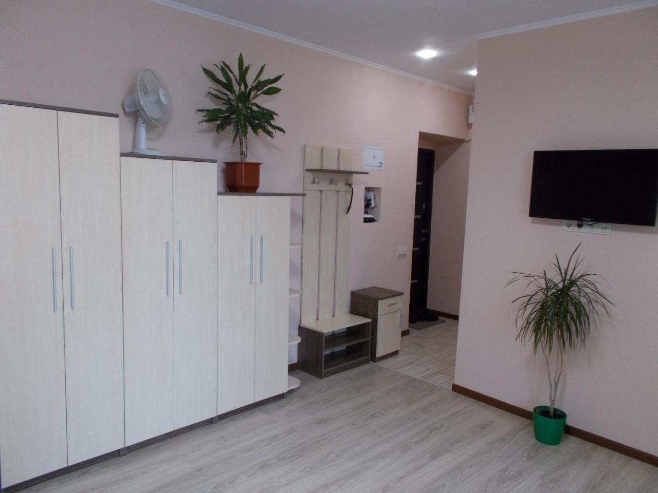 Apartment Near The Forum Mall Liov Exterior foto