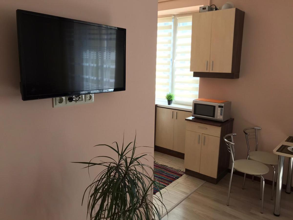 Apartment Near The Forum Mall Liov Exterior foto